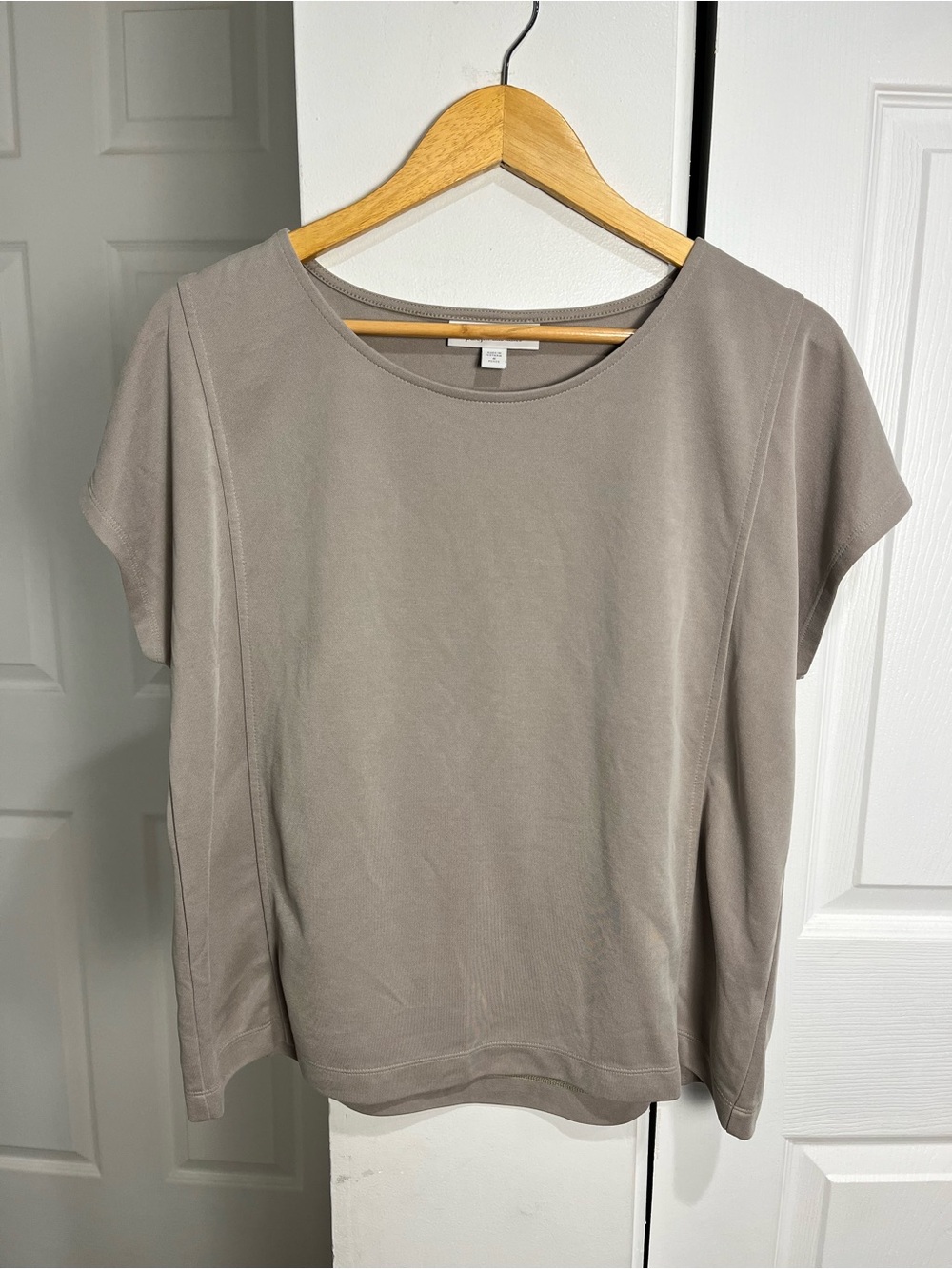 J Jill Pure Jill Sand Washed Pique Modern Tee In Beige Size PM Classic Minimal